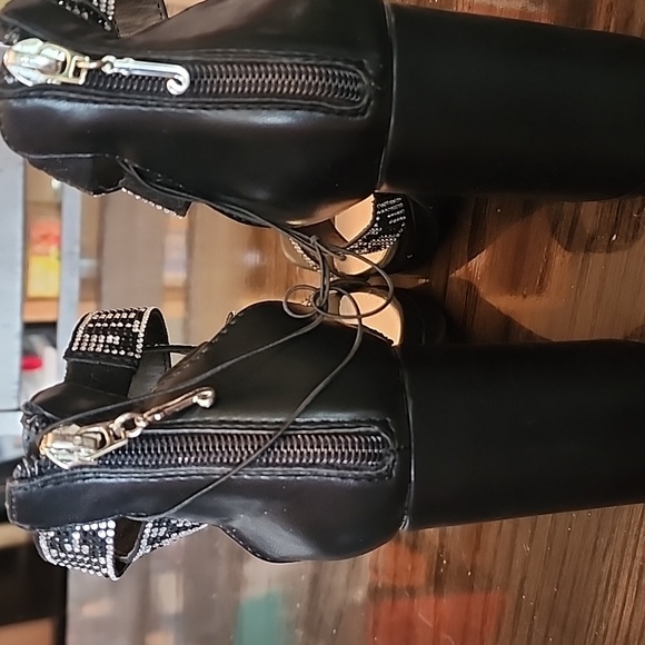 Juicy Couture Black Strappy Heels New With Tag Size 8.5 - Picture 8 of 8